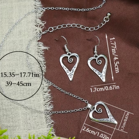 Retro Minimalist Silvery Heart Zinc Alloy Short Earrings & Necklace. - Picture 3 of 3